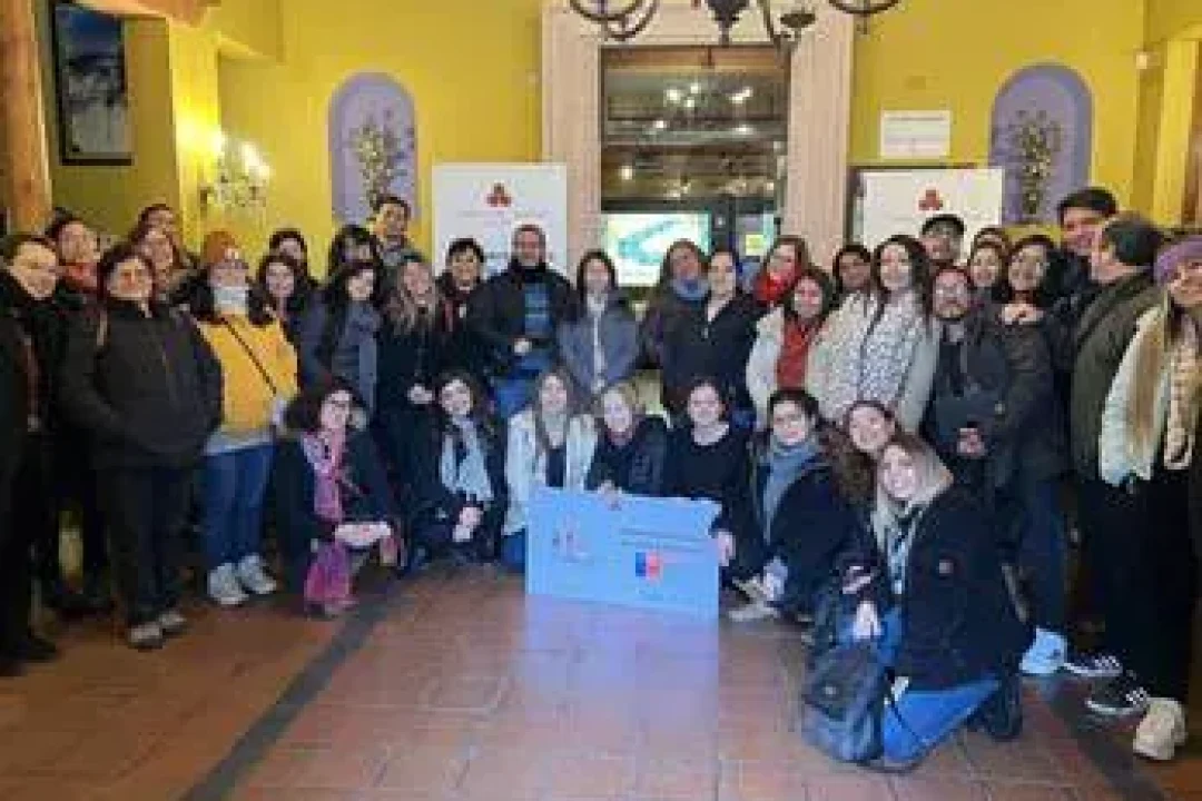 Colegio Bicentenario Aprender visita muestra de la Mujer en la Historia de Chile y América, Voces del pasado